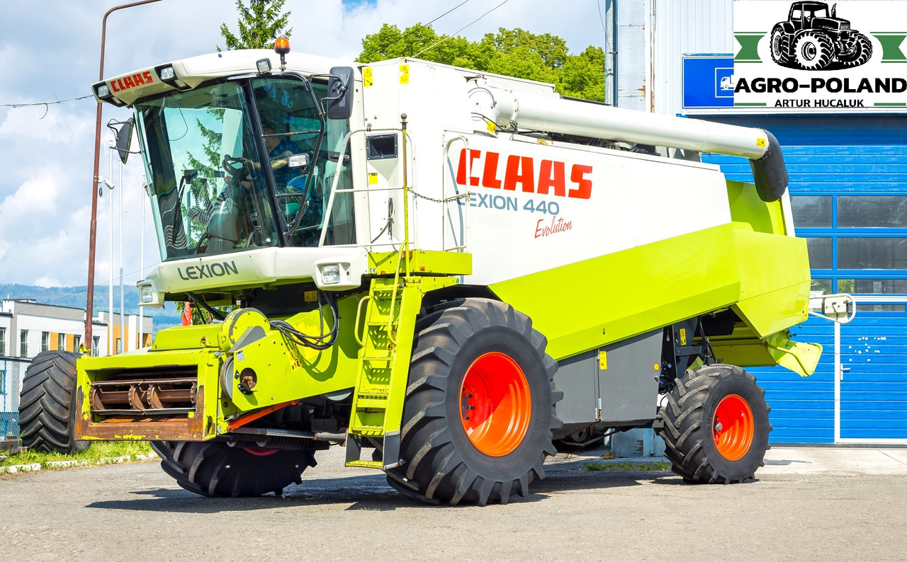 CLAAS LEXION 440 EVOLUTION - 2003 ROK + CLAAS VARIO 600 - 2014 ROK - Skurtresker: bilde 1 CLAAS LEXION 440 EVOLUTION - 2003 ROK + CLAAS VARIO 600 - 2014 ROK - Skurtresker: bilde 1