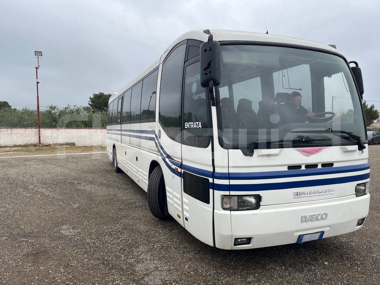 Iveco 380 - Turistbuss: bilde 1 Iveco 380 - Turistbuss: bilde 1