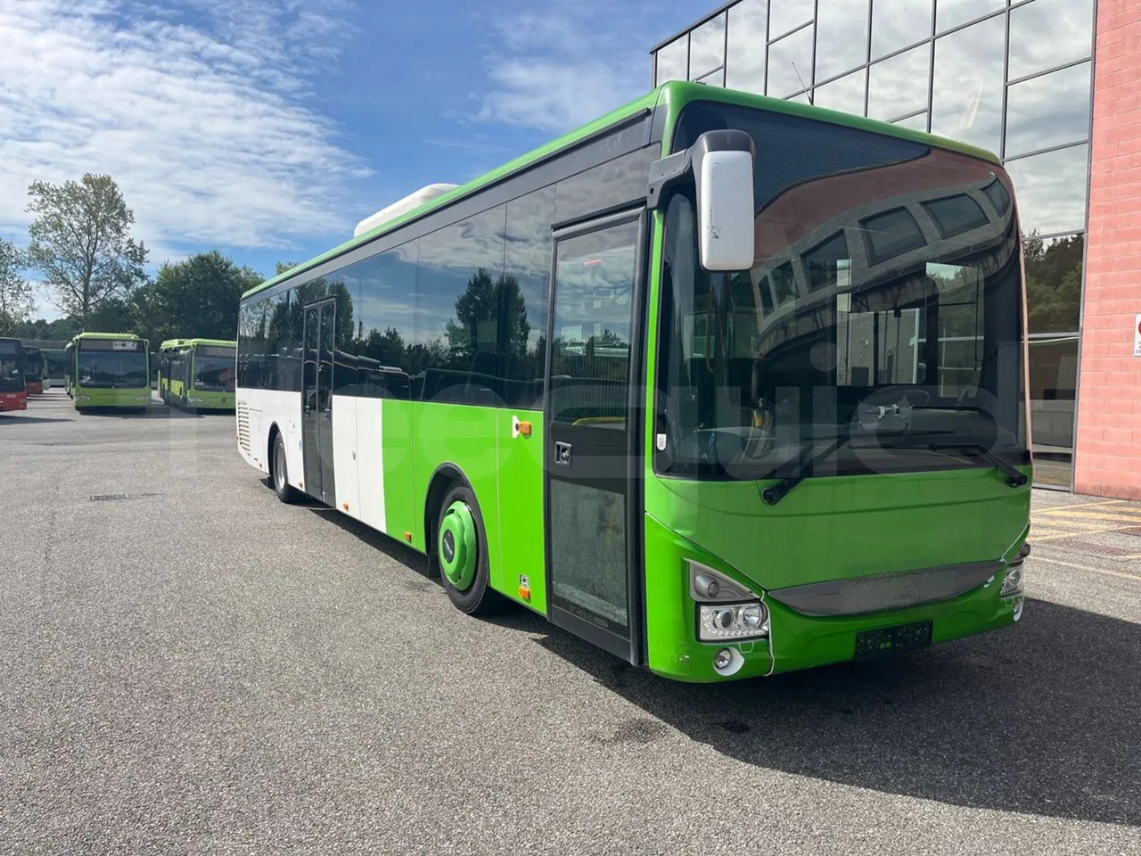 Iveco Crossway - Forstadsbus: bilde 1 Iveco Crossway - Forstadsbus: bilde 1