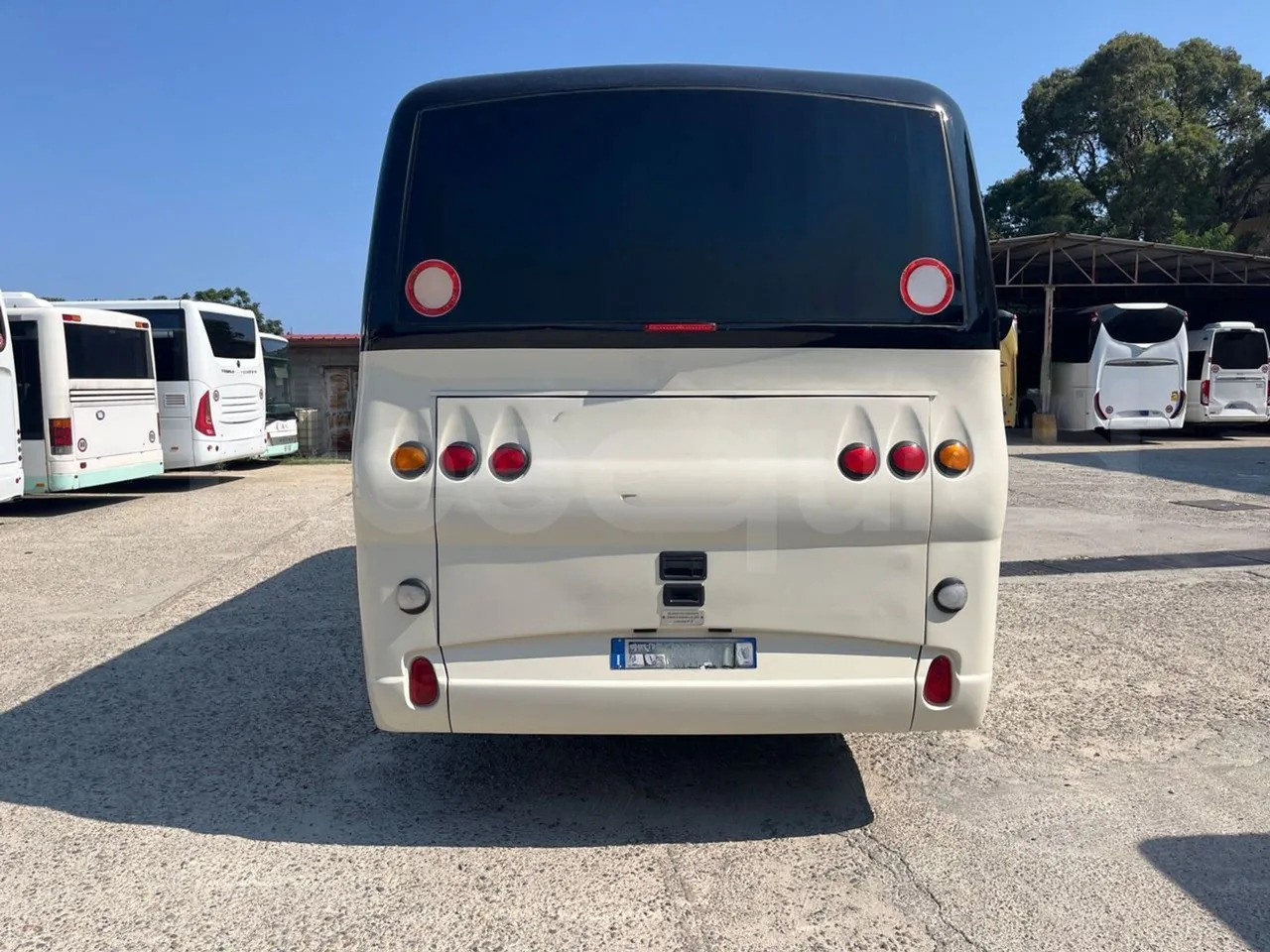 Mercedes-Benz MB 818 S - Turistbuss: bilde 5 Mercedes-Benz MB 818 S - Turistbuss: bilde 5