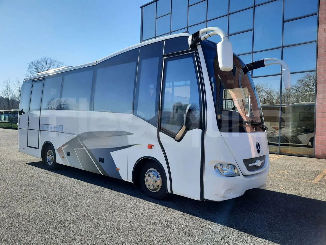 Mercedes-Benz MB1022 - Turistbuss: bilde 1 Mercedes-Benz MB1022 - Turistbuss: bilde 1