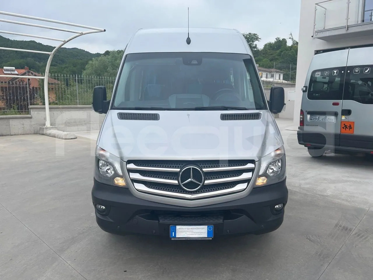 Mercedes-Benz Sprinter - Forstadsbus: bilde 2 Mercedes-Benz Sprinter - Forstadsbus: bilde 2