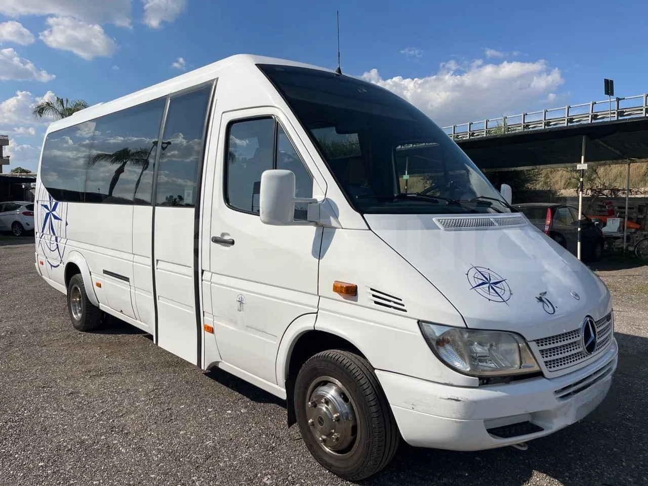 Mercedes-Benz Sprinter - Forstadsbus: bilde 1 Mercedes-Benz Sprinter - Forstadsbus: bilde 1