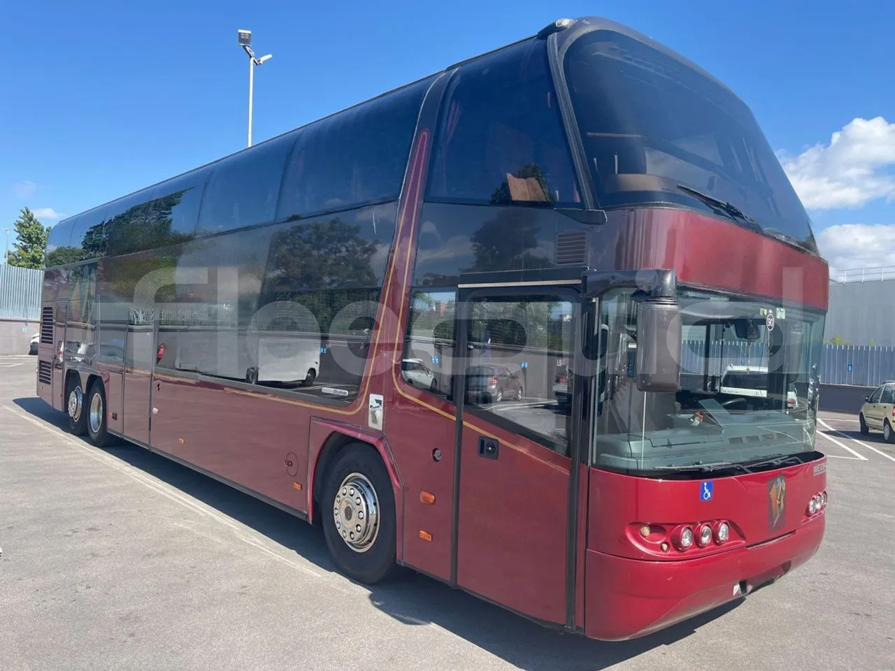Neoplan 1122/3 - Turistbuss: bilde 1 Neoplan 1122/3 - Turistbuss: bilde 1
