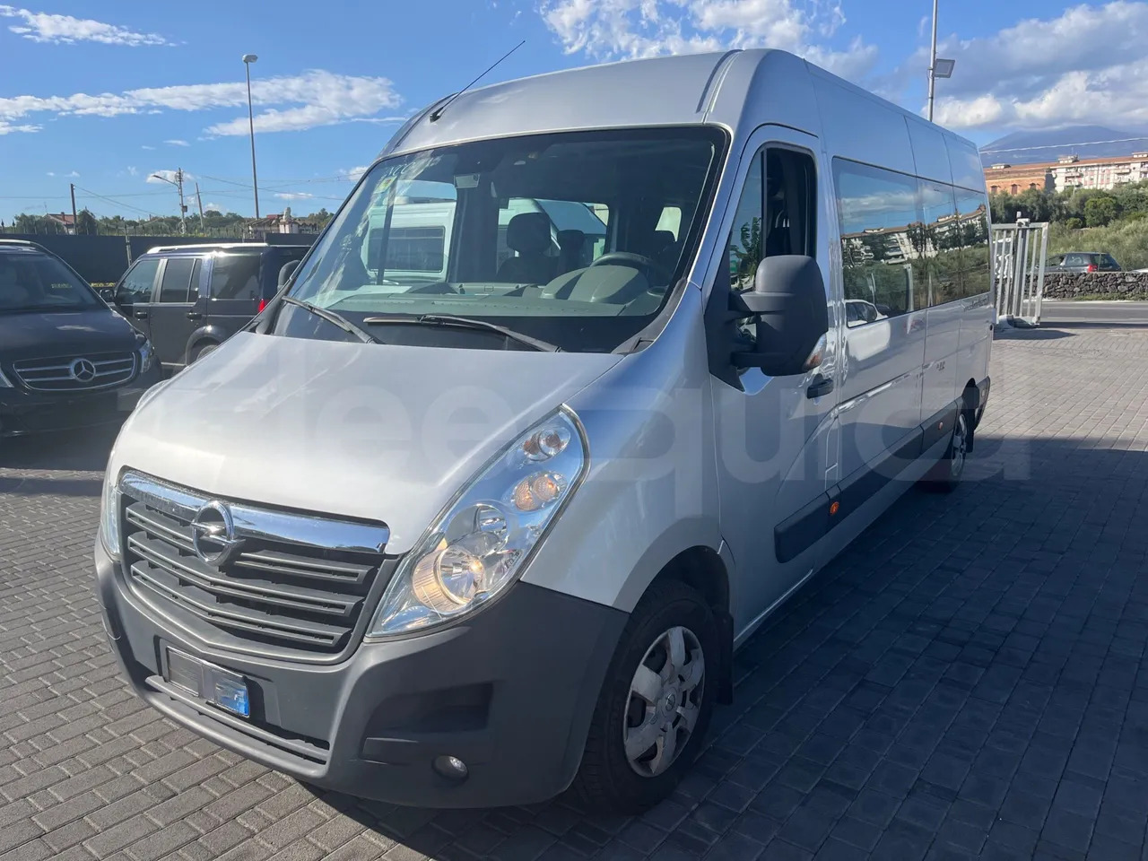 Opel Movano - Forstadsbus: bilde 4 Opel Movano - Forstadsbus: bilde 4