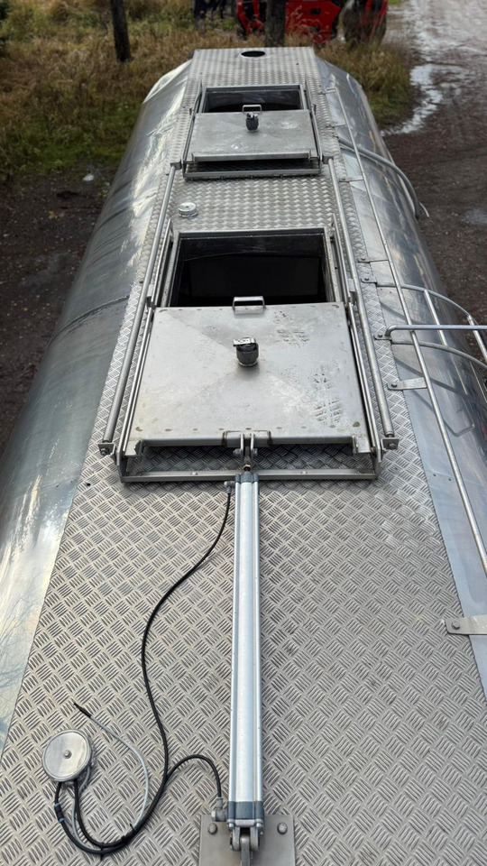 MAN TGS 35.480 8X4-2 TRIDEM Wasser-Tank - Tankbil: bilde 4 MAN TGS 35.480 8X4-2 TRIDEM Wasser-Tank - Tankbil: bilde 4