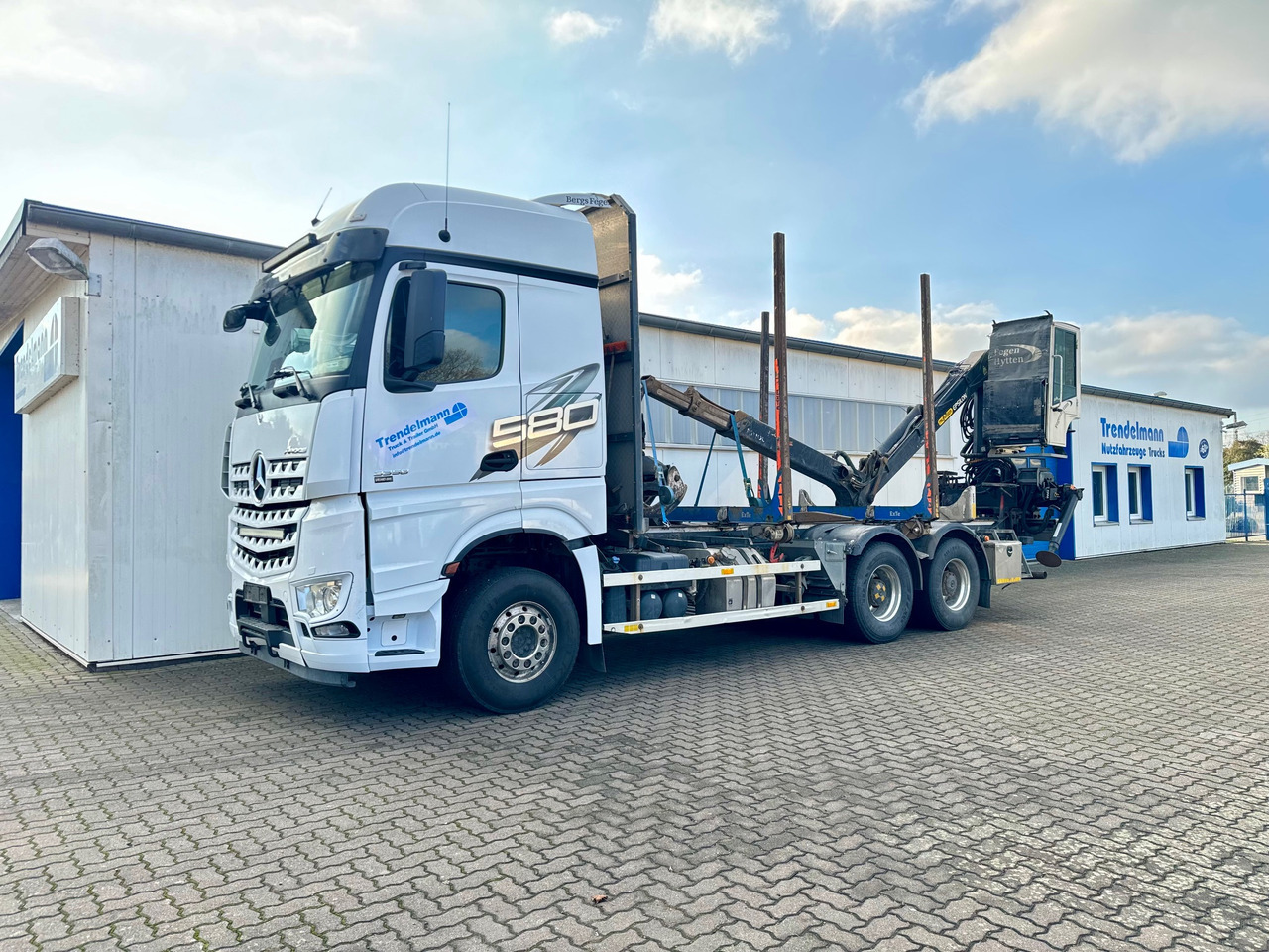 Mercedes Arocs 3358 L 6x4 Radstand 4500 Arocs 3358 L 6x4 Blatt-Luft Gefedert - Tømmerbil: bilde 1 Mercedes Arocs 3358 L 6x4 Radstand 4500 Arocs 3358 L 6x4 Blatt-Luft Gefedert - Tømmerbil: bilde 1