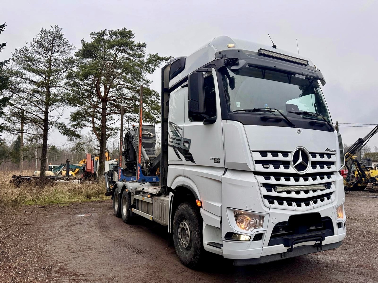 Mercedes Arocs 3358 L 6x4 Radstand 4500 Arocs 3358 L 6x4 - Tømmerbil: bilde 3 Mercedes Arocs 3358 L 6x4 Radstand 4500 Arocs 3358 L 6x4 - Tømmerbil: bilde 3
