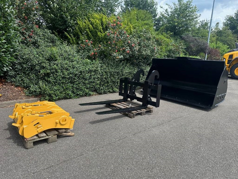 Cat 938M Fusion coupler, Bucket, Forks - Hurtigkobling for Bygg og anlegg: bilde 2 Cat 938M Fusion coupler, Bucket, Forks - Hurtigkobling for Bygg og anlegg: bilde 2