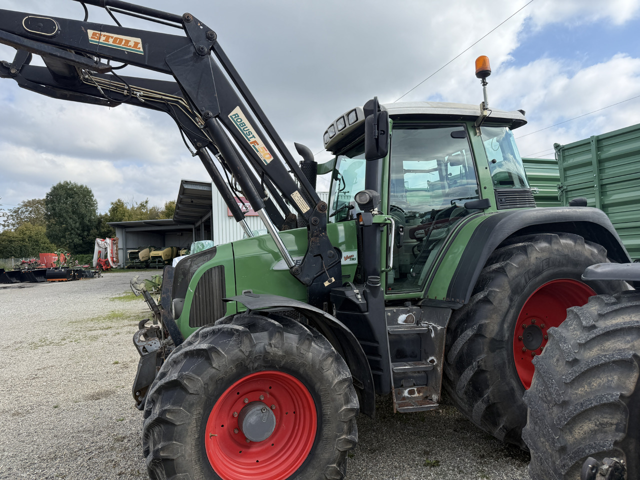 Fendt 415 TMS - Traktor: bilde 1 Fendt 415 TMS - Traktor: bilde 1