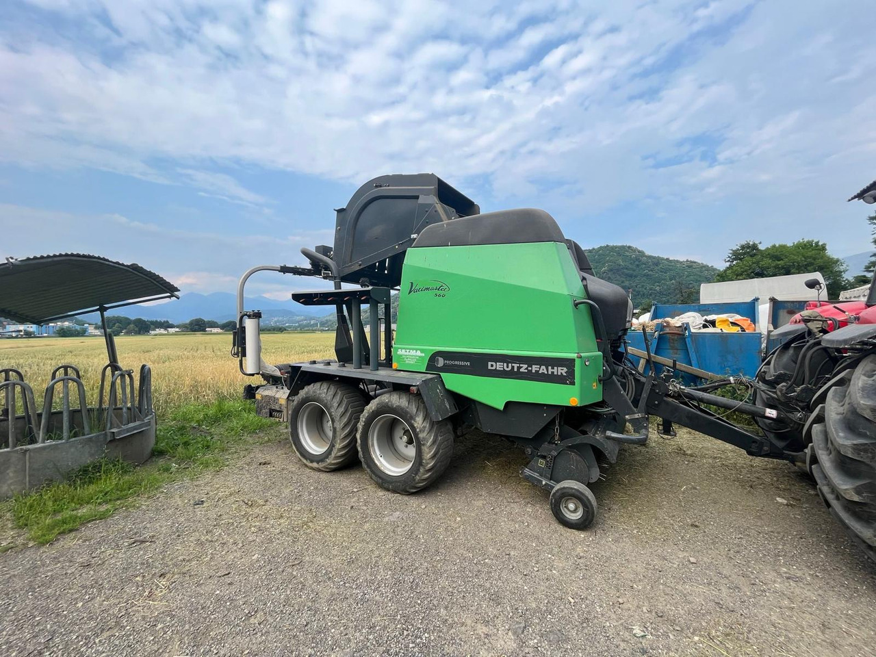 Deutz-Fahr Varimaster 560 - Rundballepresse: bilde 1 Deutz-Fahr Varimaster 560 - Rundballepresse: bilde 1