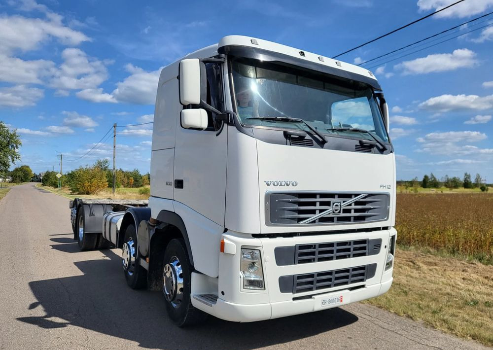Volvo FH 500 8x2 - Chassis lastebil: bilde 2 Volvo FH 500 8x2 - Chassis lastebil: bilde 2