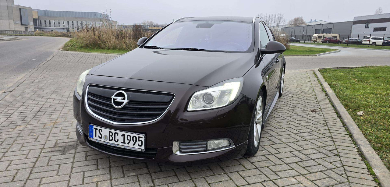 Opel Insignia - Stasjonsvogn: bilde 1 Opel Insignia - Stasjonsvogn: bilde 1