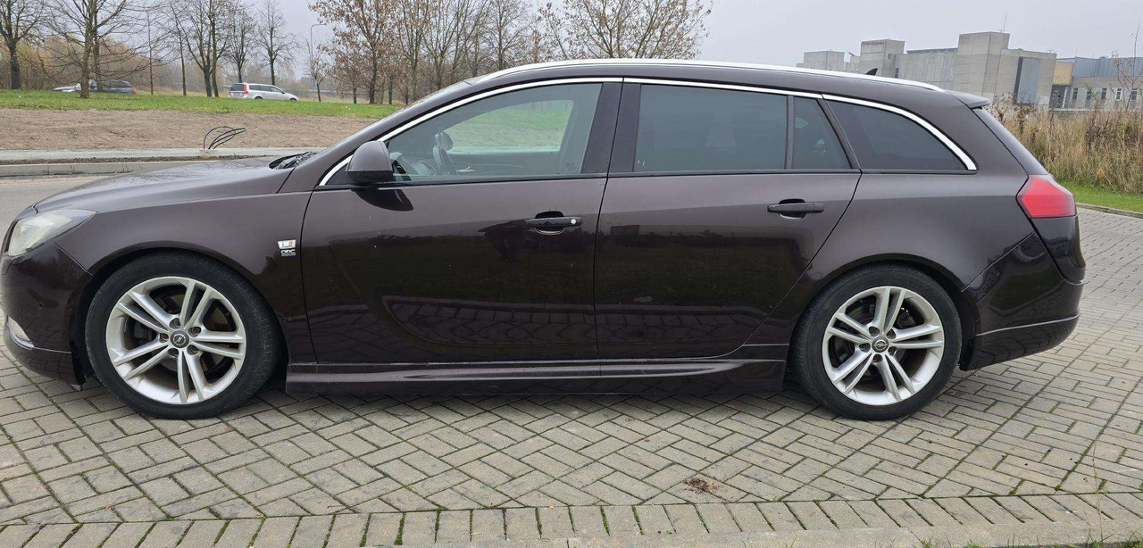 Opel Insignia - Stasjonsvogn: bilde 3 Opel Insignia - Stasjonsvogn: bilde 3