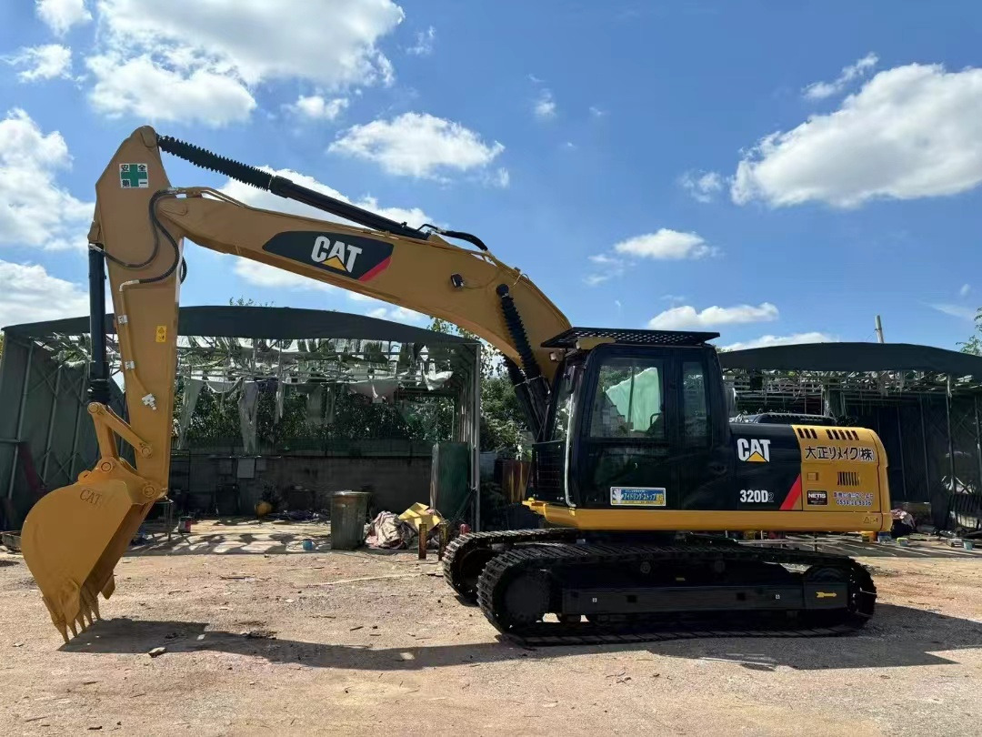 CATERPILLAR 320D2L excavator source supply Japan caterpillar - Beltegraver: bilde 1 CATERPILLAR 320D2L excavator source supply Japan caterpillar - Beltegraver: bilde 1