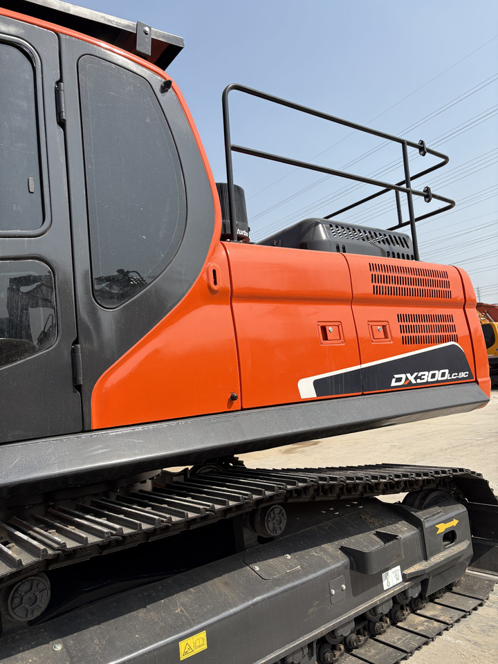 DOOSAN Dx300cl low work hours original excavator - Beltegraver: bilde 4 DOOSAN Dx300cl low work hours original excavator - Beltegraver: bilde 4