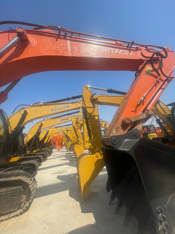 HITACHI ZX350 crawler excavator low hours excellent condition original - Beltegraver: bilde 3 HITACHI ZX350 crawler excavator low hours excellent condition original - Beltegraver: bilde 3