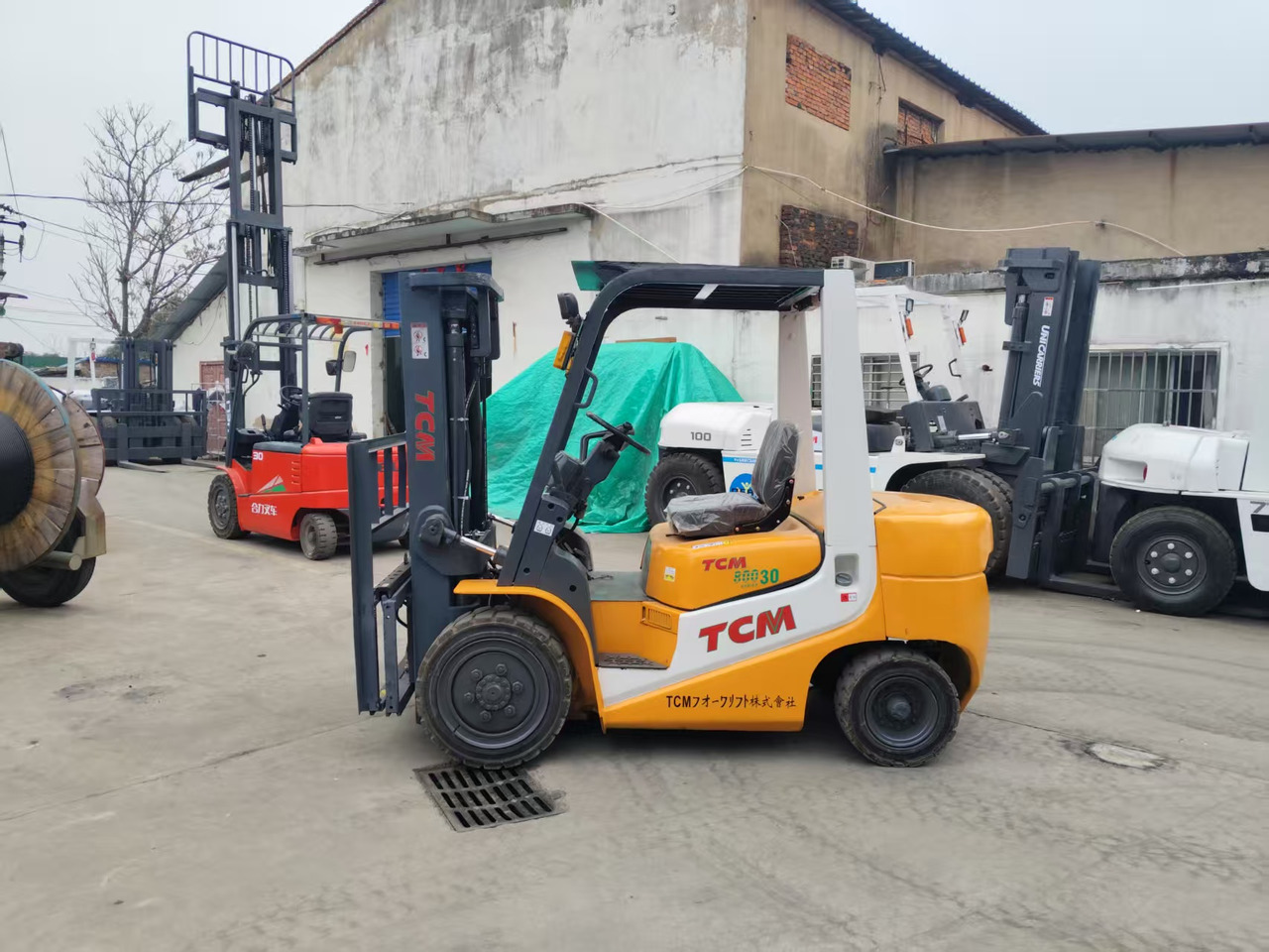 TCM FD30 Japan brand used 3 ton 4.5m diesel forklift Customizable mast clamps - Dieseltruck: bilde 2 TCM FD30 Japan brand used 3 ton 4.5m diesel forklift Customizable mast clamps - Dieseltruck: bilde 2