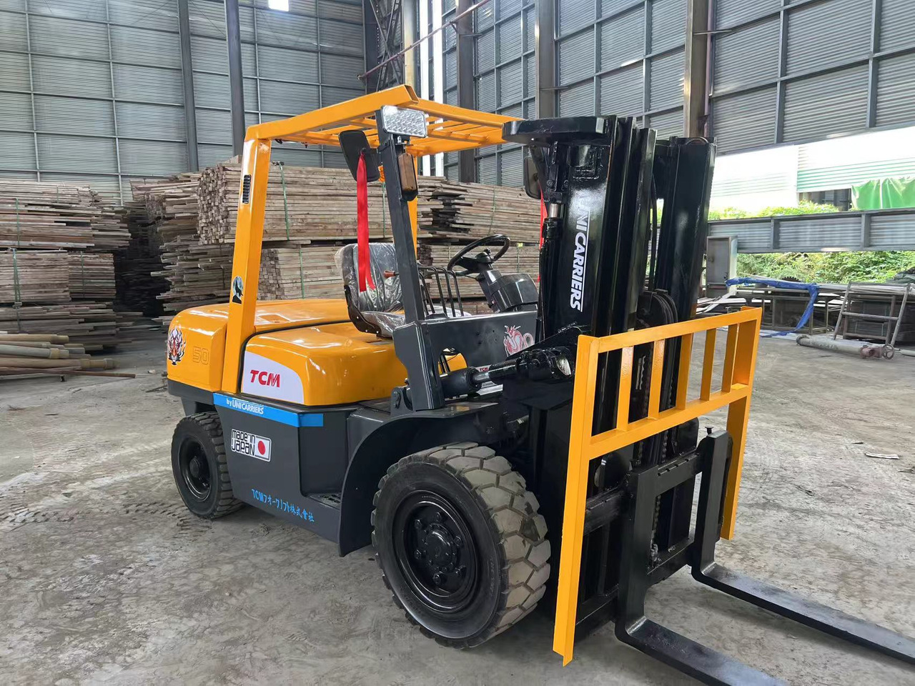 TCM fd50 japan brand original 5 ton diesel forklift 3 section 4.5m Customizable mast clamp side shift - Dieseltruck: bilde 1 TCM fd50 japan brand original 5 ton diesel forklift 3 section 4.5m Customizable mast clamp side shift - Dieseltruck: bilde 1
