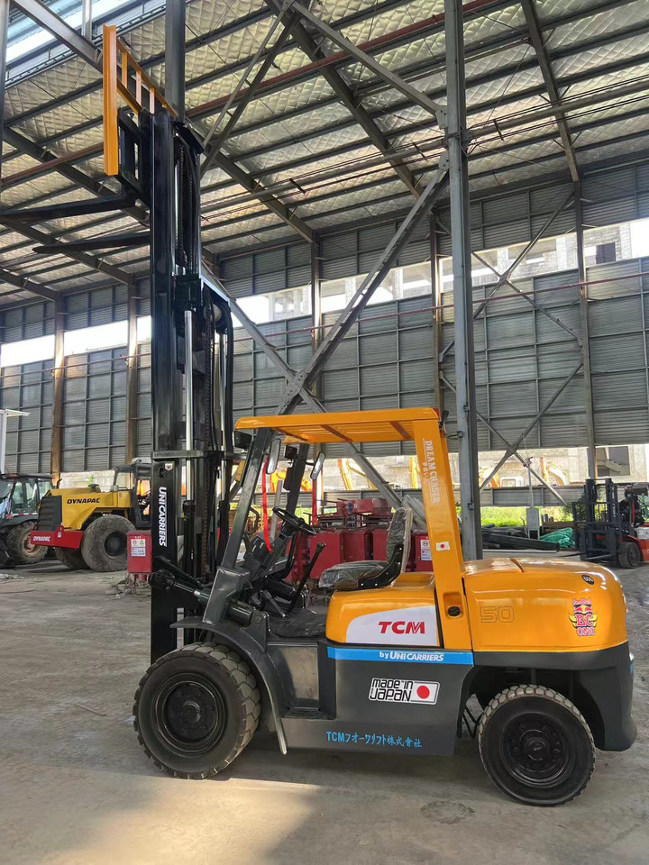 TCM fd50 japan brand original 5 ton diesel forklift 3 section 4.5m Customizable mast clamp side shift - Dieseltruck: bilde 2 TCM fd50 japan brand original 5 ton diesel forklift 3 section 4.5m Customizable mast clamp side shift - Dieseltruck: bilde 2