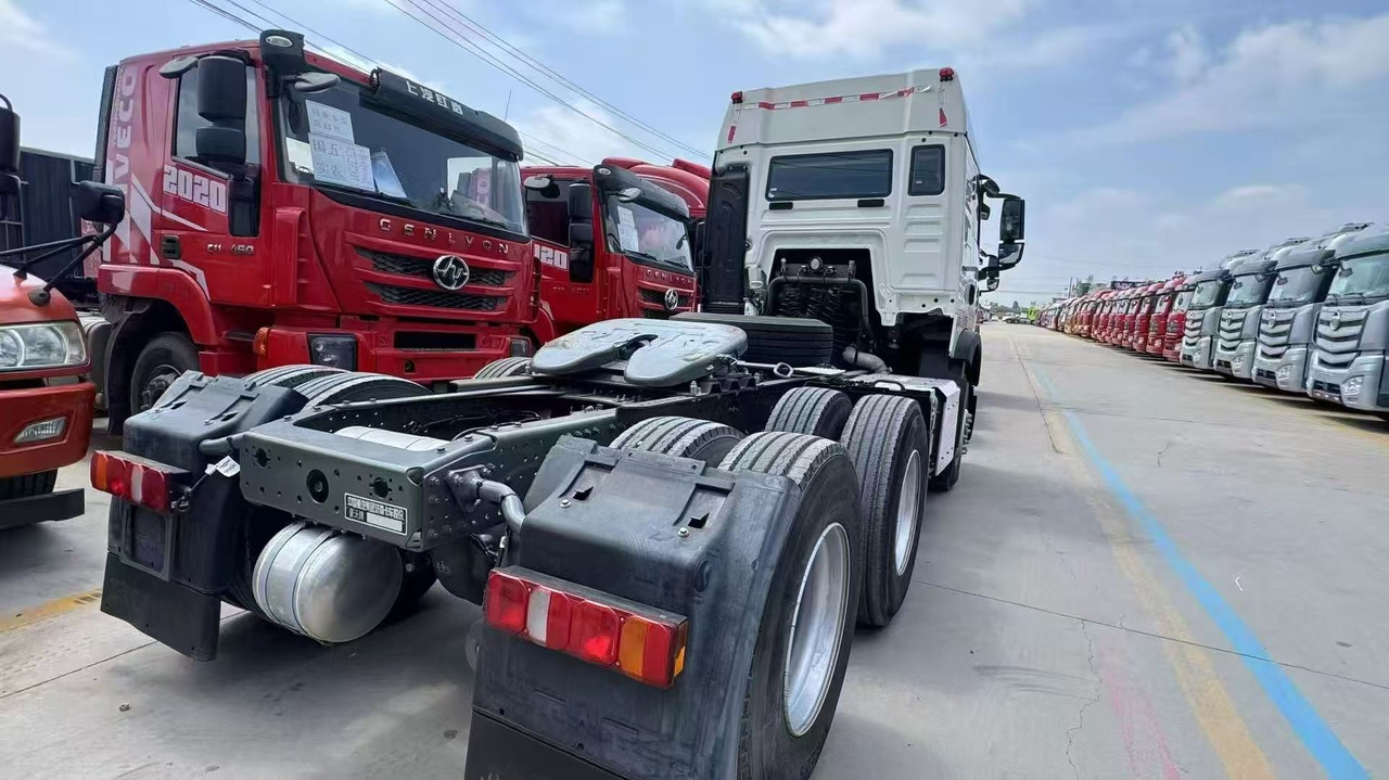 SINOTRUK howo 371,430 ,460 tractor multiple models used and stock new tractors Customizable - Trekkvogn: bilde 5 SINOTRUK howo 371,430 ,460 tractor multiple models used and stock new tractors Customizable - Trekkvogn: bilde 5