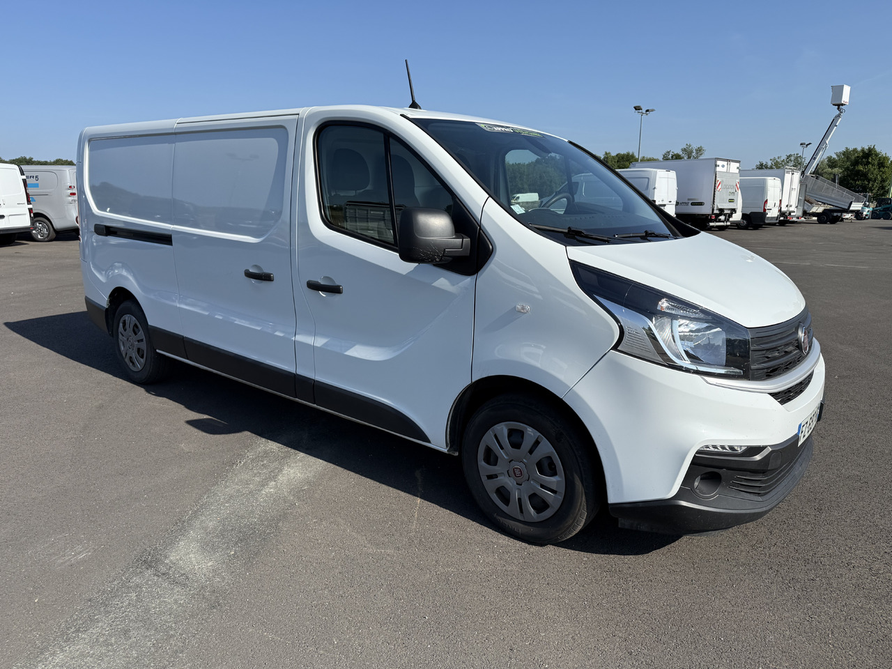 FIAT TALENTO 1T3 LH1 2.0MULTIJET120 PRO LOUNGE + ATTELAGE ET KIT BOIS COMPLET - Kassebil: bilde 1 FIAT TALENTO 1T3 LH1 2.0MULTIJET120 PRO LOUNGE + ATTELAGE ET KIT BOIS COMPLET - Kassebil: bilde 1