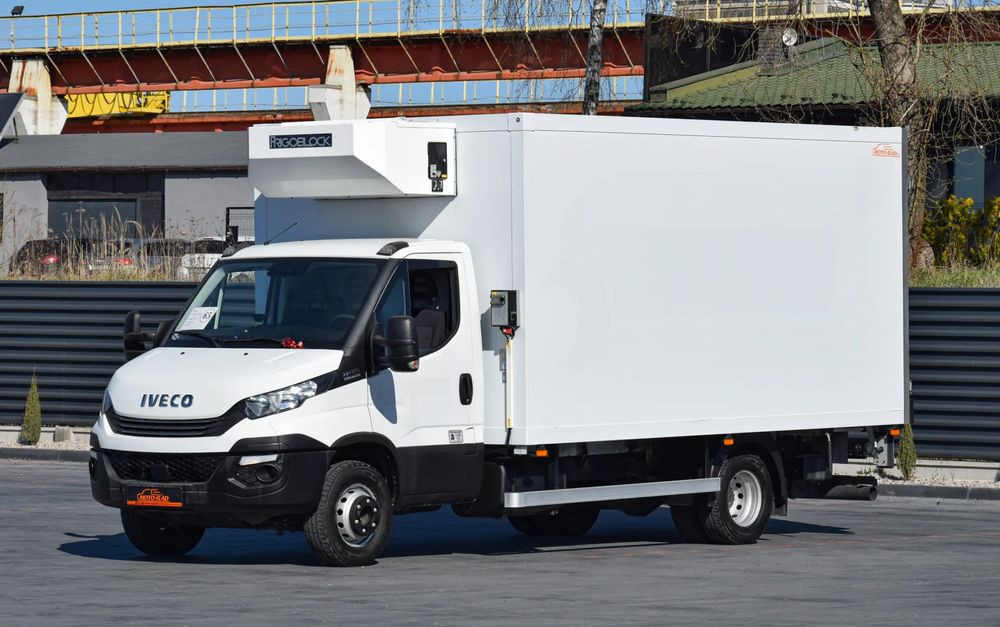 Lastebil med kjøl Iveco DAILY 70C18 / 3.0 - 180 KM / AUTOMAT HI-MATIC / 3 OSOBY / CHŁODNIA - MROŹNIA 4,55 M / AGREGAD FRIGOBLOCK / WINDA SORENSEN / KLIMA / TEMPOMAT / KAMERA COFANIA / REGULOWANE ZAWIESZENIE / SERWISOWA: bilde 1