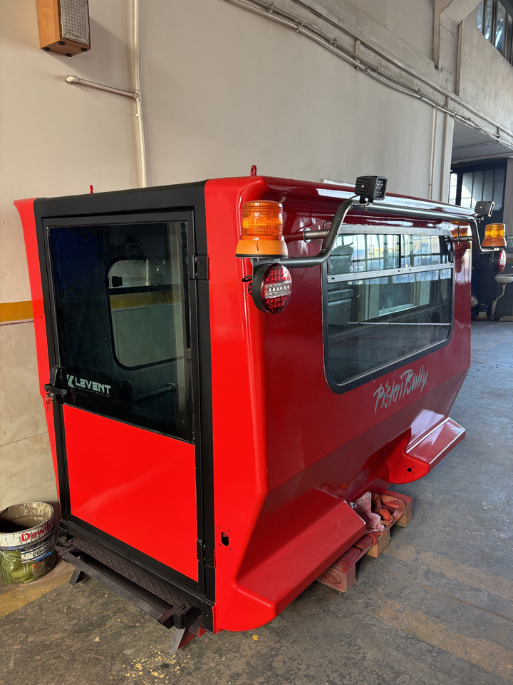 Pistenbully Cabin 5 person PISTENBULLY PB100 CABIN - Brøytebil: bilde 1 Pistenbully Cabin 5 person PISTENBULLY PB100 CABIN - Brøytebil: bilde 1