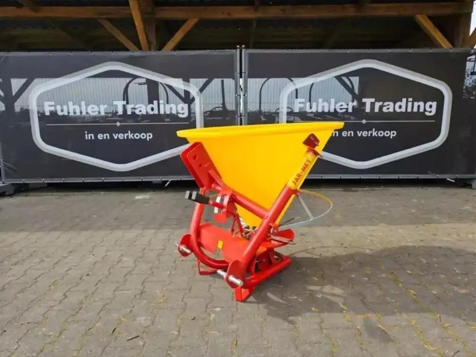 Jarmet Salzstreuer / Düngerstreuer 200 Liter für Kleintraktor - Sandstrøer: bilde 2 Jarmet Salzstreuer / Düngerstreuer 200 Liter für Kleintraktor - Sandstrøer: bilde 2