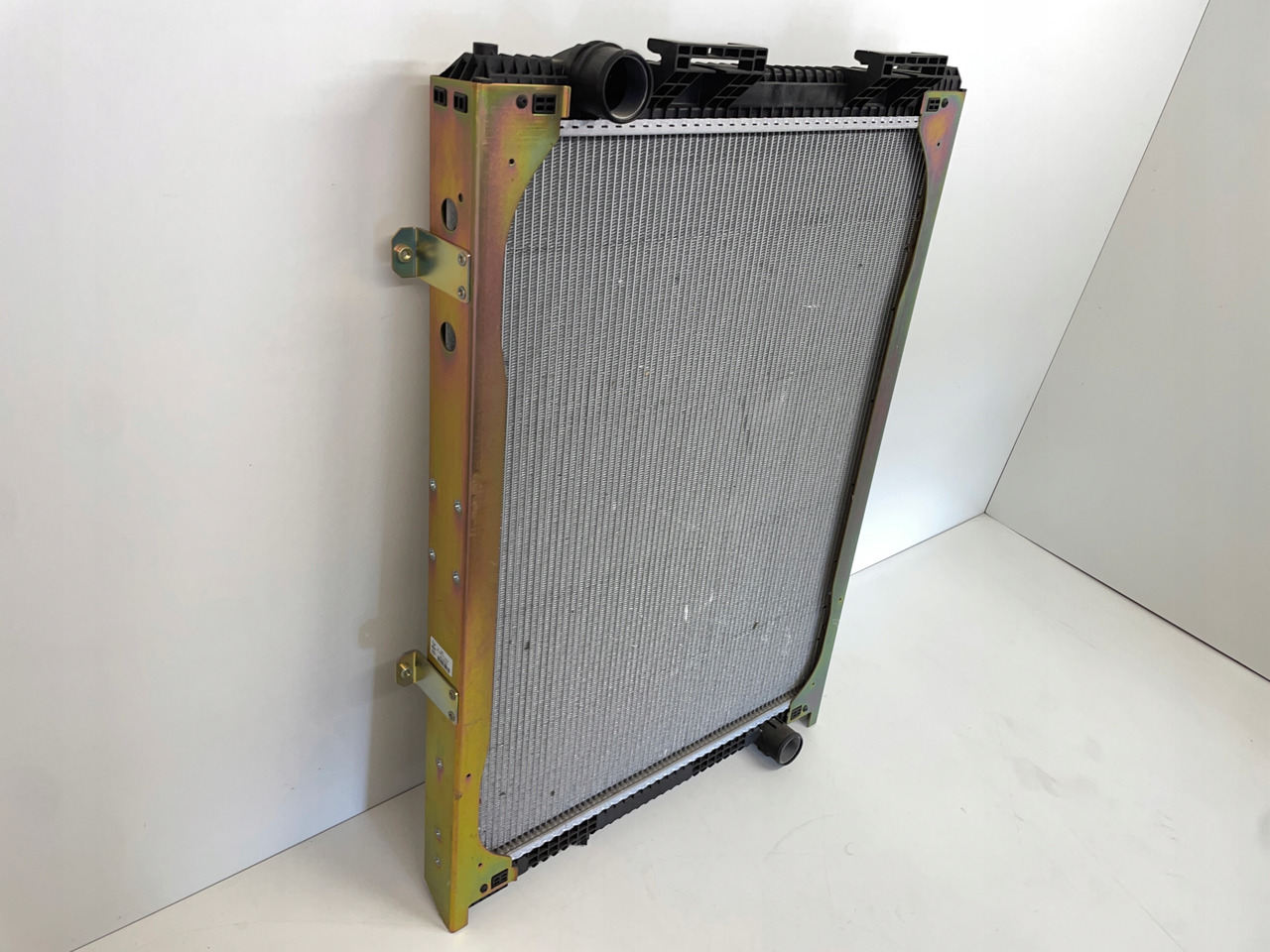 CHŁODNICA WODY MAN F2000 F 90 F 2000 F90 81061016437 - Kjølevæskepumpe for Lastebil: bilde 2 CHŁODNICA WODY MAN F2000 F 90 F 2000 F90 81061016437 - Kjølevæskepumpe for Lastebil: bilde 2