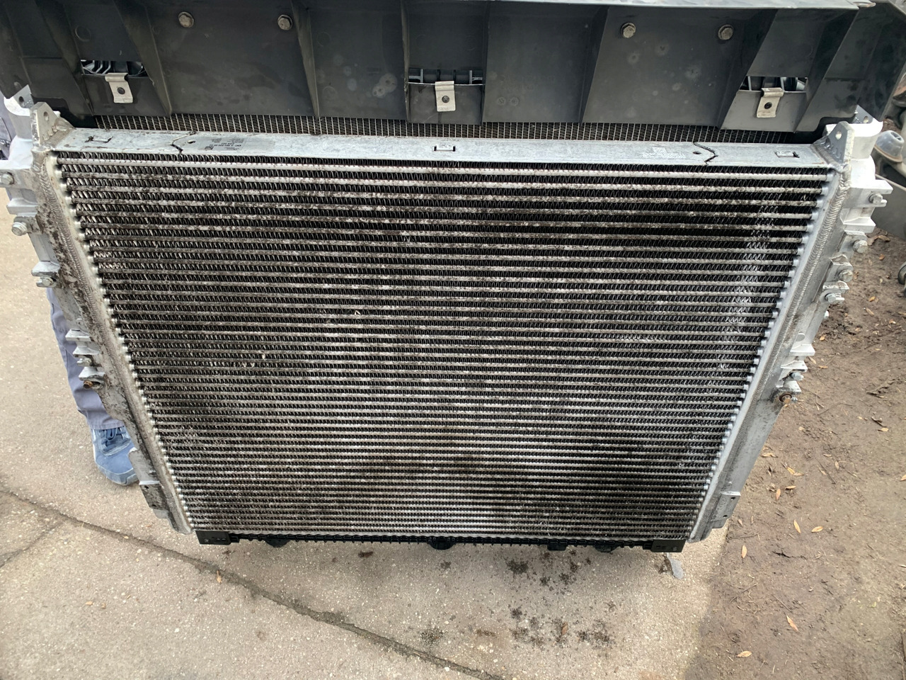 CHŁODNICA WODY POWIETRZA MERCEDES ACTROS MP4 MP 4 - Radiator for Lastebil: bilde 2 CHŁODNICA WODY POWIETRZA MERCEDES ACTROS MP4 MP 4 - Radiator for Lastebil: bilde 2