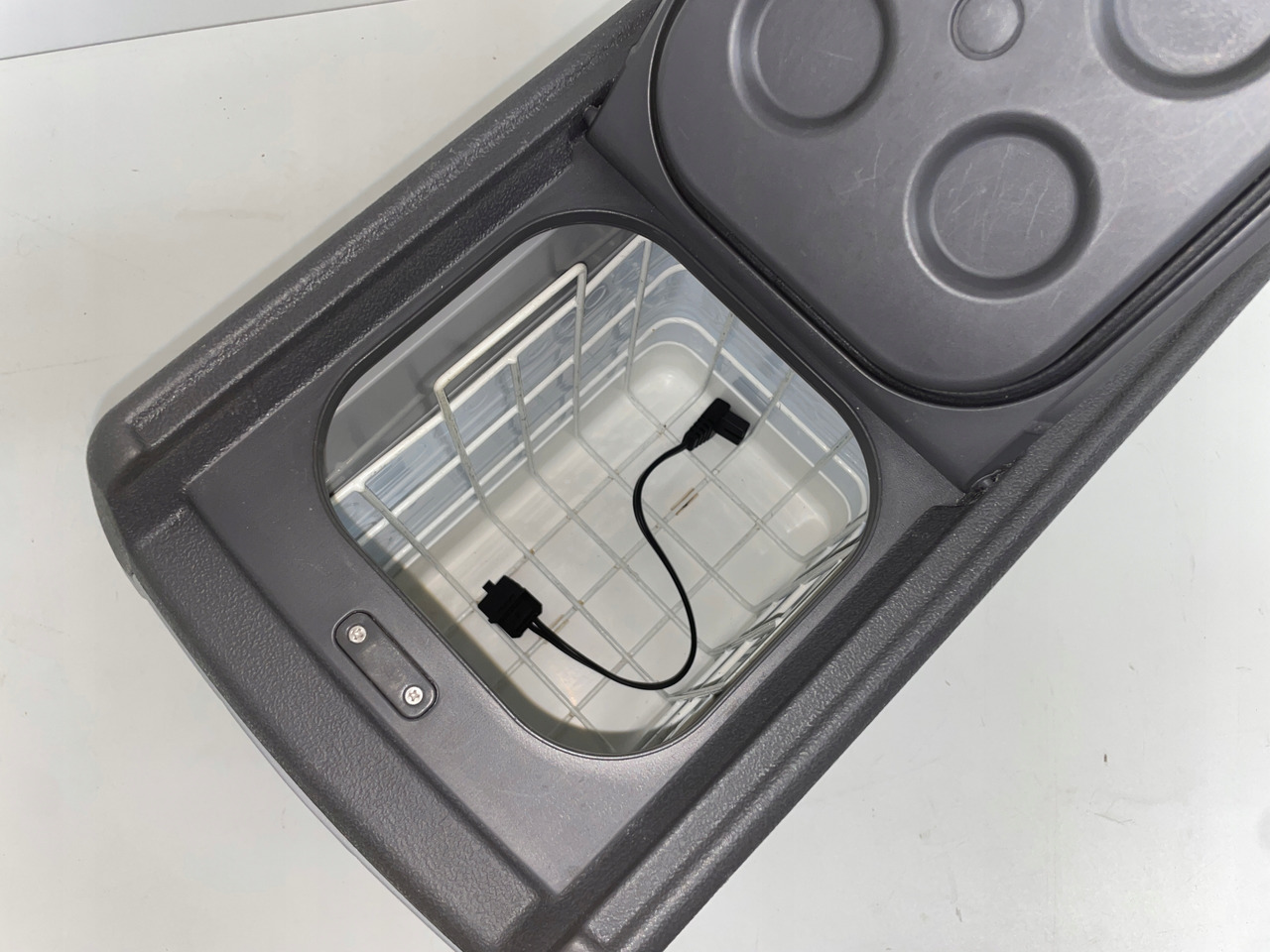 LODÓWKA CHŁODZIARKA MERCEDES 17000157 A9678300060 ZGS 120 24V - Førerhus og interiør for Lastebil: bilde 3 LODÓWKA CHŁODZIARKA MERCEDES 17000157 A9678300060 ZGS 120 24V - Førerhus og interiør for Lastebil: bilde 3