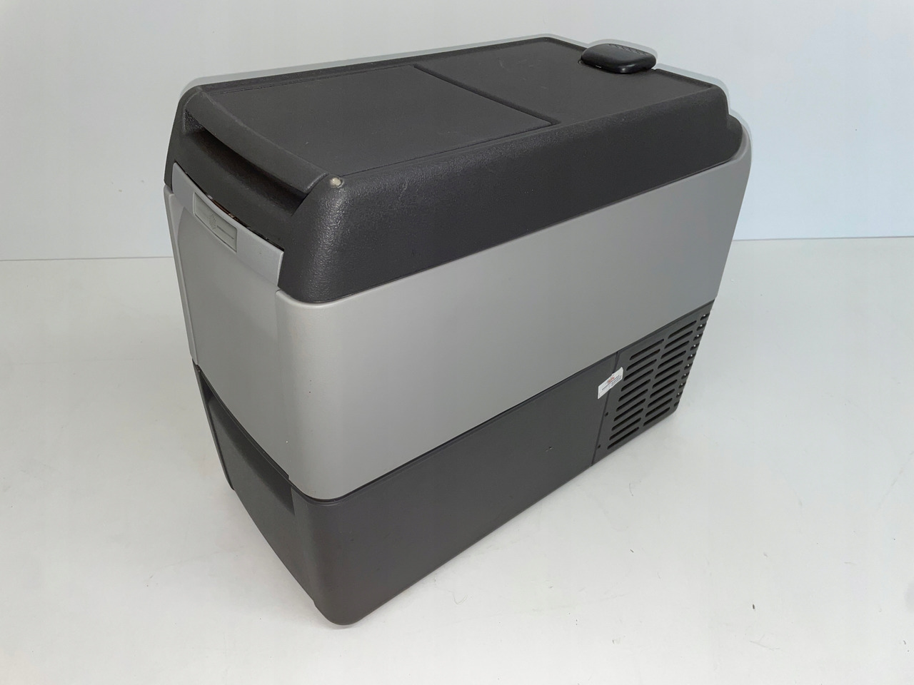 LODÓWKA CHŁODZIARKA MERCEDES 17000157 A9678300060 ZGS 120 24V - Førerhus og interiør for Lastebil: bilde 2 LODÓWKA CHŁODZIARKA MERCEDES 17000157 A9678300060 ZGS 120 24V - Førerhus og interiør for Lastebil: bilde 2