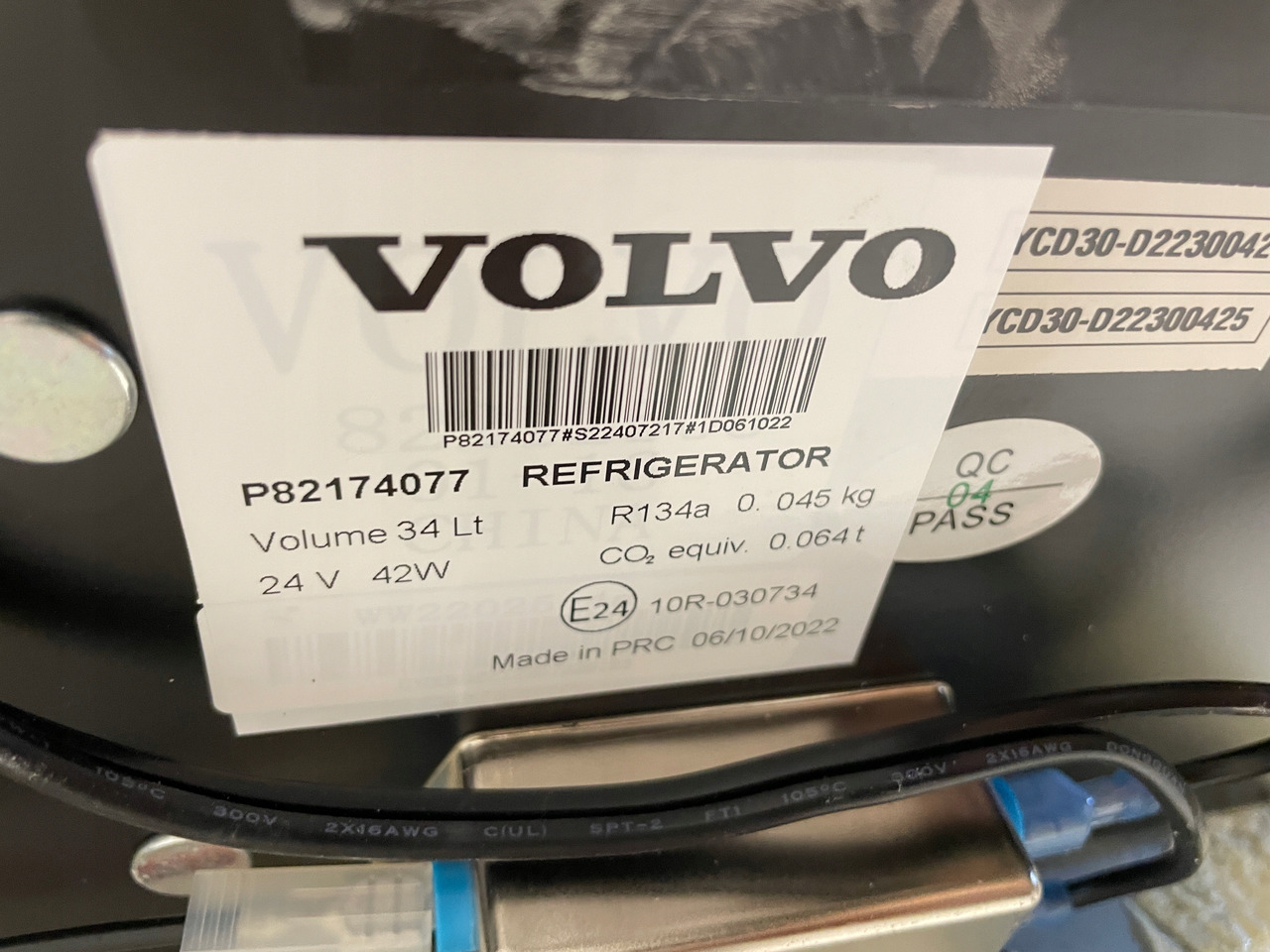 LODÓWKA CHŁODZIARKA VOLVO FH4 FH 4 P82174077 - Førerhus og interiør for Lastebil: bilde 4 LODÓWKA CHŁODZIARKA VOLVO FH4 FH 4 P82174077 - Førerhus og interiør for Lastebil: bilde 4