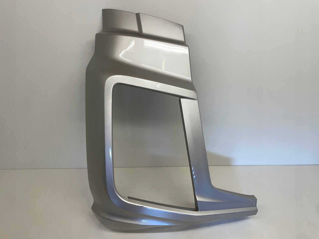 PRAWA OSŁONA OKULAR ZDERZAK FORD F-MAX JC46-17E950-A - Støtfanger for Lastebil: bilde 1 PRAWA OSŁONA OKULAR ZDERZAK FORD F-MAX JC46-17E950-A - Støtfanger for Lastebil: bilde 1