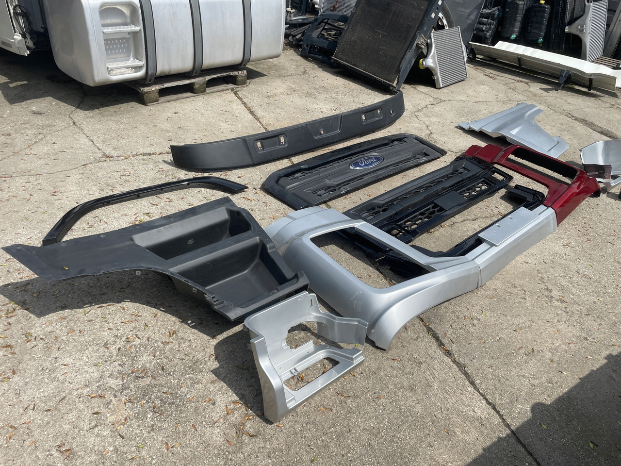 Przód Ford F-Max F Max Grill, Stopień , Stopnica Przedłużenie drzwi zderzak - Karosseri og eksteriør for Lastebil: bilde 4 Przód Ford F-Max F Max Grill, Stopień , Stopnica Przedłużenie drzwi zderzak - Karosseri og eksteriør for Lastebil: bilde 4