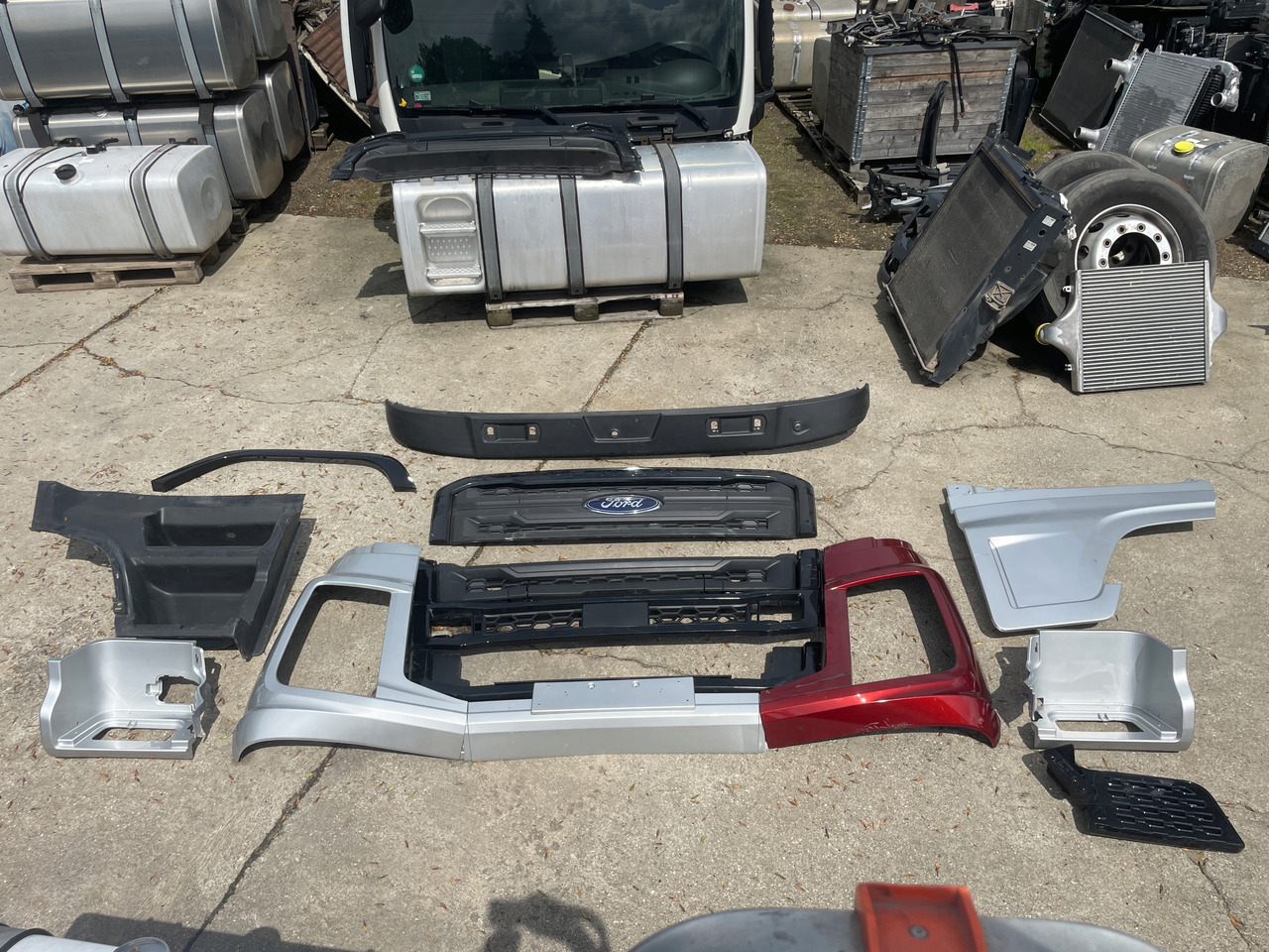 Przód Ford F-Max F Max Grill, Stopień , Stopnica Przedłużenie drzwi zderzak - Karosseri og eksteriør for Lastebil: bilde 1 Przód Ford F-Max F Max Grill, Stopień , Stopnica Przedłużenie drzwi zderzak - Karosseri og eksteriør for Lastebil: bilde 1