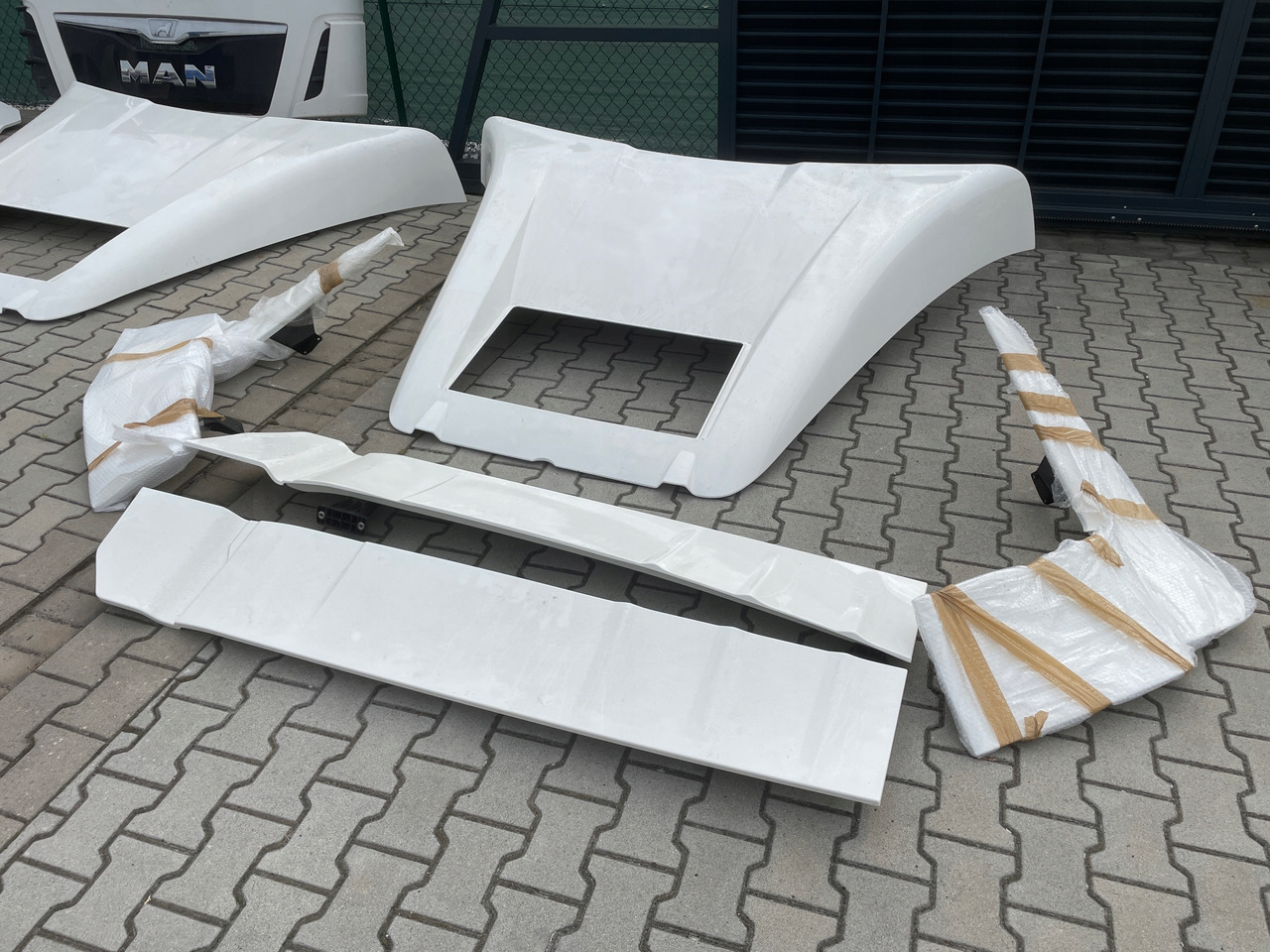 Spoiler Zakabinowy Górny Boczny Spoilery Zakabinowe Man TGX3 TG3 TGX 3 - Aerodynamikk/ Spoiler for Lastebil: bilde 2 Spoiler Zakabinowy Górny Boczny Spoilery Zakabinowe Man TGX3 TG3 TGX 3 - Aerodynamikk/ Spoiler for Lastebil: bilde 2