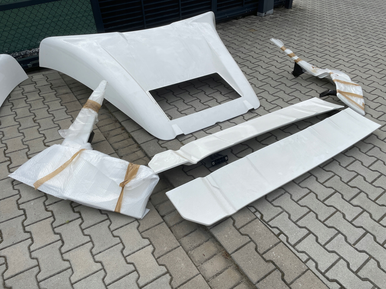 Spoiler Zakabinowy Górny Boczny Spoilery Zakabinowe Man TGX3 TG3 TGX 3 - Aerodynamikk/ Spoiler for Lastebil: bilde 1 Spoiler Zakabinowy Górny Boczny Spoilery Zakabinowe Man TGX3 TG3 TGX 3 - Aerodynamikk/ Spoiler for Lastebil: bilde 1