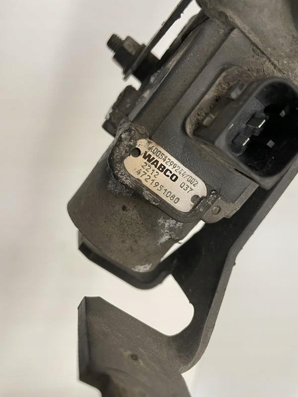 ZAWÓR CIŚNIENIA MERCEDES ACTROS MP4 A0054299244 - Fjæring for Lastebil: bilde 5 ZAWÓR CIŚNIENIA MERCEDES ACTROS MP4 A0054299244 - Fjæring for Lastebil: bilde 5