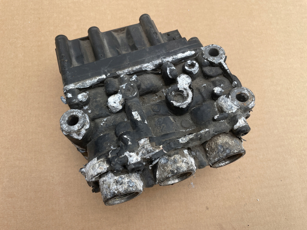 ZAWÓR PODUSZEK MERCEDES ACTROS MP 4 MP4 A0013270725 - Bremseventil for Lastebil: bilde 3 ZAWÓR PODUSZEK MERCEDES ACTROS MP 4 MP4 A0013270725 - Bremseventil for Lastebil: bilde 3