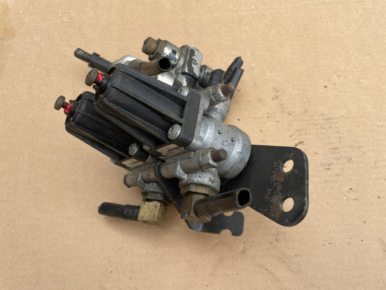 ZAWÓR REDUKCUJNY REDUKTOR CIŚNIENIA MAN TGA TGX TGS 4750103000 - Luftfjæring for Lastebil: bilde 5 ZAWÓR REDUKCUJNY REDUKTOR CIŚNIENIA MAN TGA TGX TGS 4750103000 - Luftfjæring for Lastebil: bilde 5