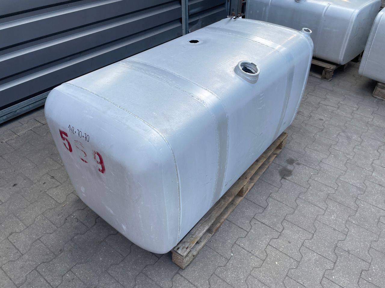 ZBIORNIK PALIWA MERCEDES ACTROS 595 L 40 A9344700601 - Drivstofftank for Lastebil: bilde 2 ZBIORNIK PALIWA MERCEDES ACTROS 595 L 40 A9344700601 - Drivstofftank for Lastebil: bilde 2