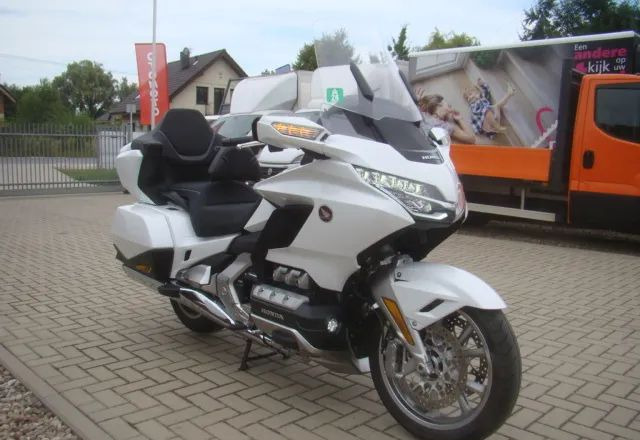 Honda GL - Motorsykkel: bilde 4 Honda GL - Motorsykkel: bilde 4