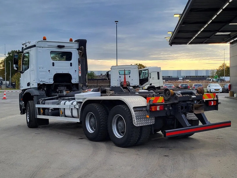 Mercedes-Benz Arocs 3342 Arocs - Lastebil med kabelsystem: bilde 2 Mercedes-Benz Arocs 3342 Arocs - Lastebil med kabelsystem: bilde 2