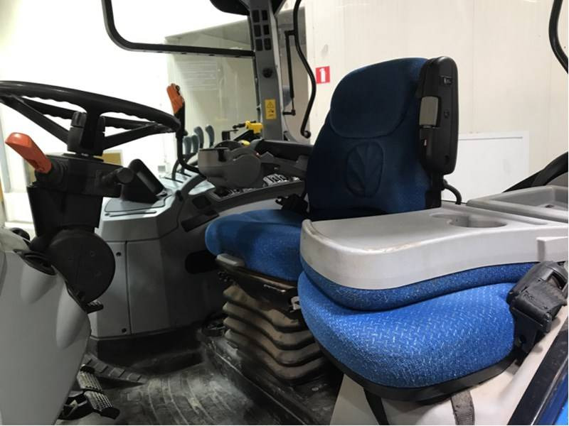 New Holland T7.250 - Traktor: bilde 4 New Holland T7.250 - Traktor: bilde 4