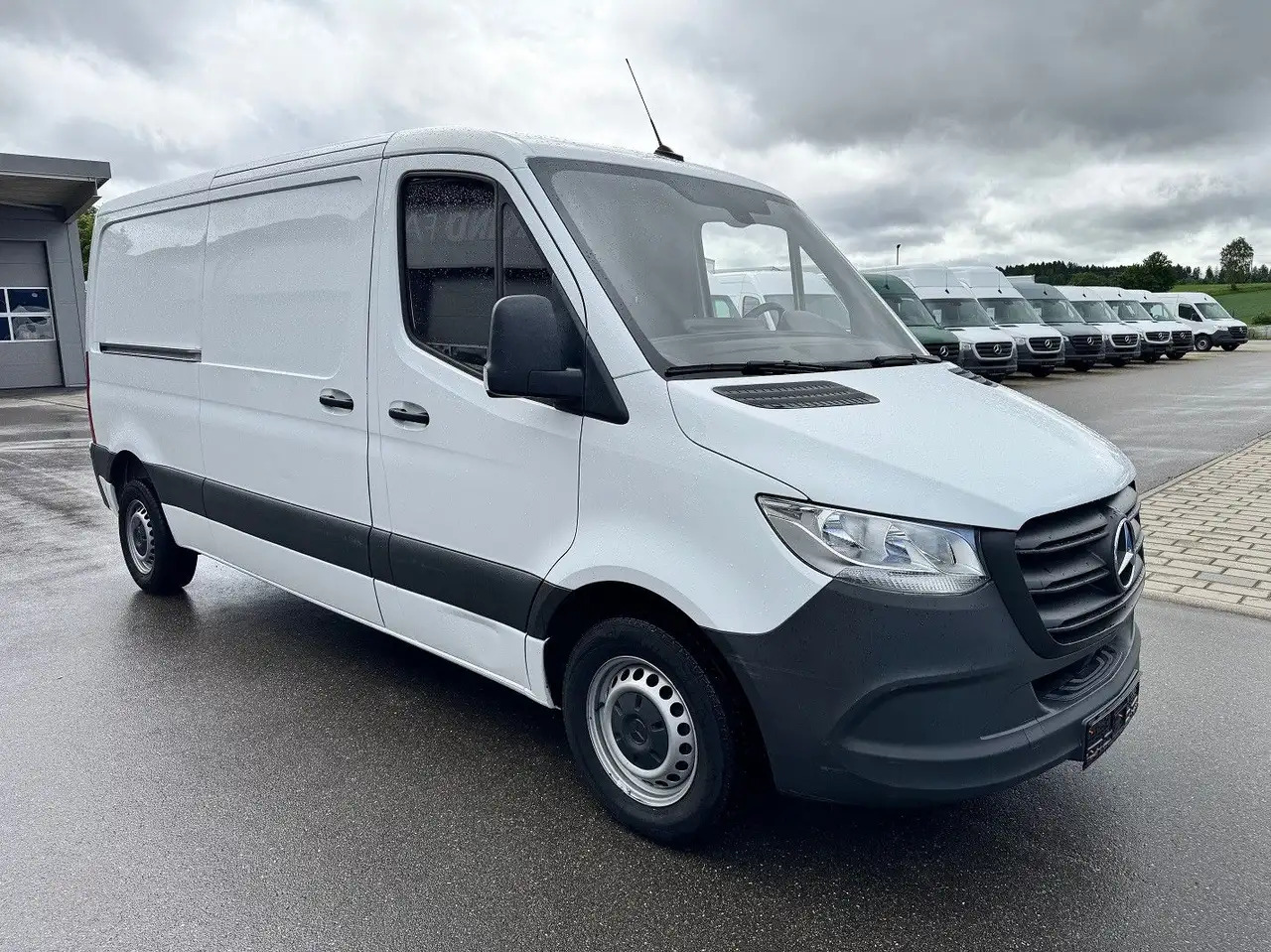 Mercedes-Benz Sprinter 215 CDI Flach Lang Klima FWD - Kassebil: bilde 2 Mercedes-Benz Sprinter 215 CDI Flach Lang Klima FWD - Kassebil: bilde 2