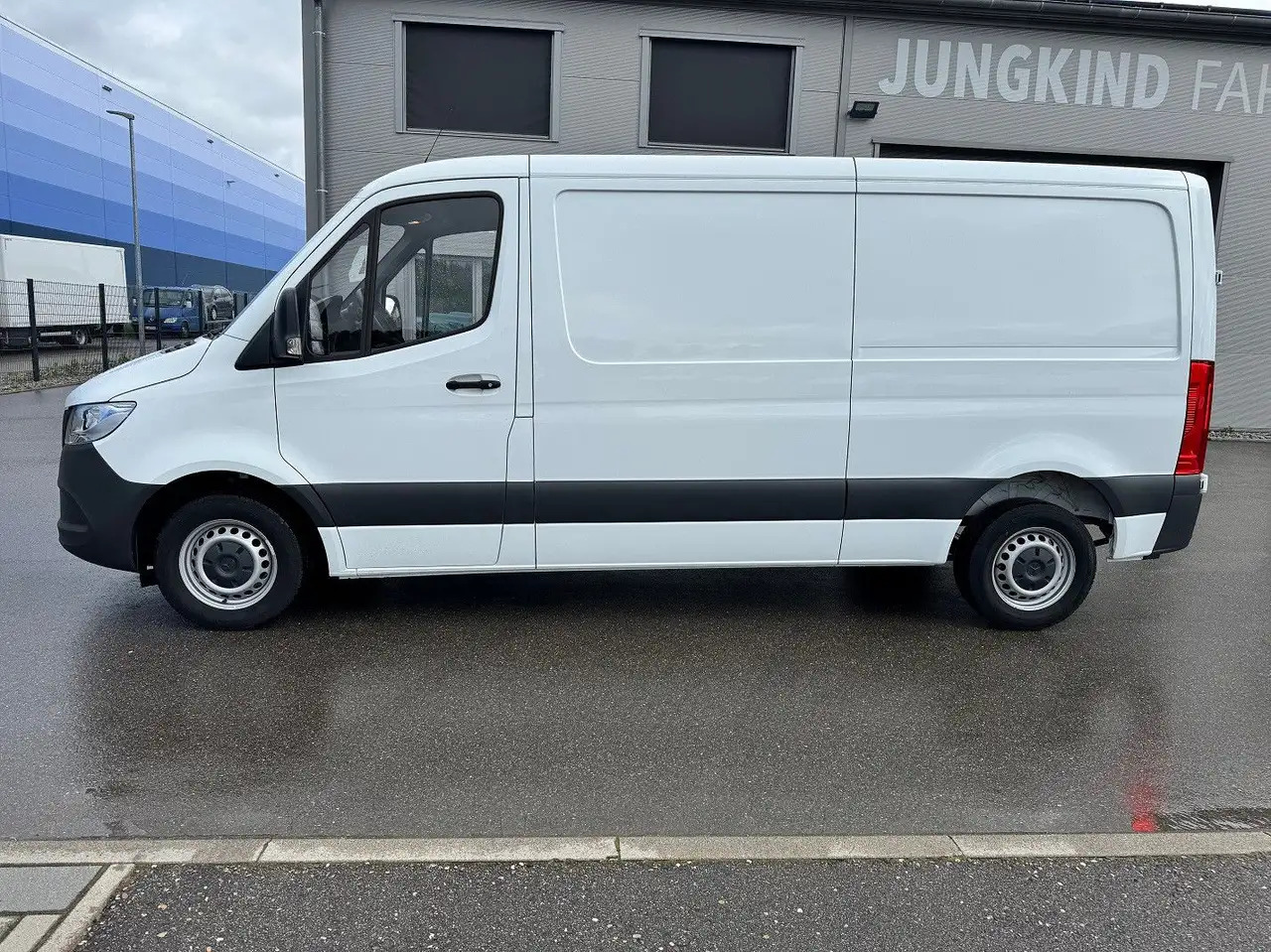 Mercedes-Benz Sprinter 215 CDI Flach Lang Klima FWD - Kassebil: bilde 3 Mercedes-Benz Sprinter 215 CDI Flach Lang Klima FWD - Kassebil: bilde 3