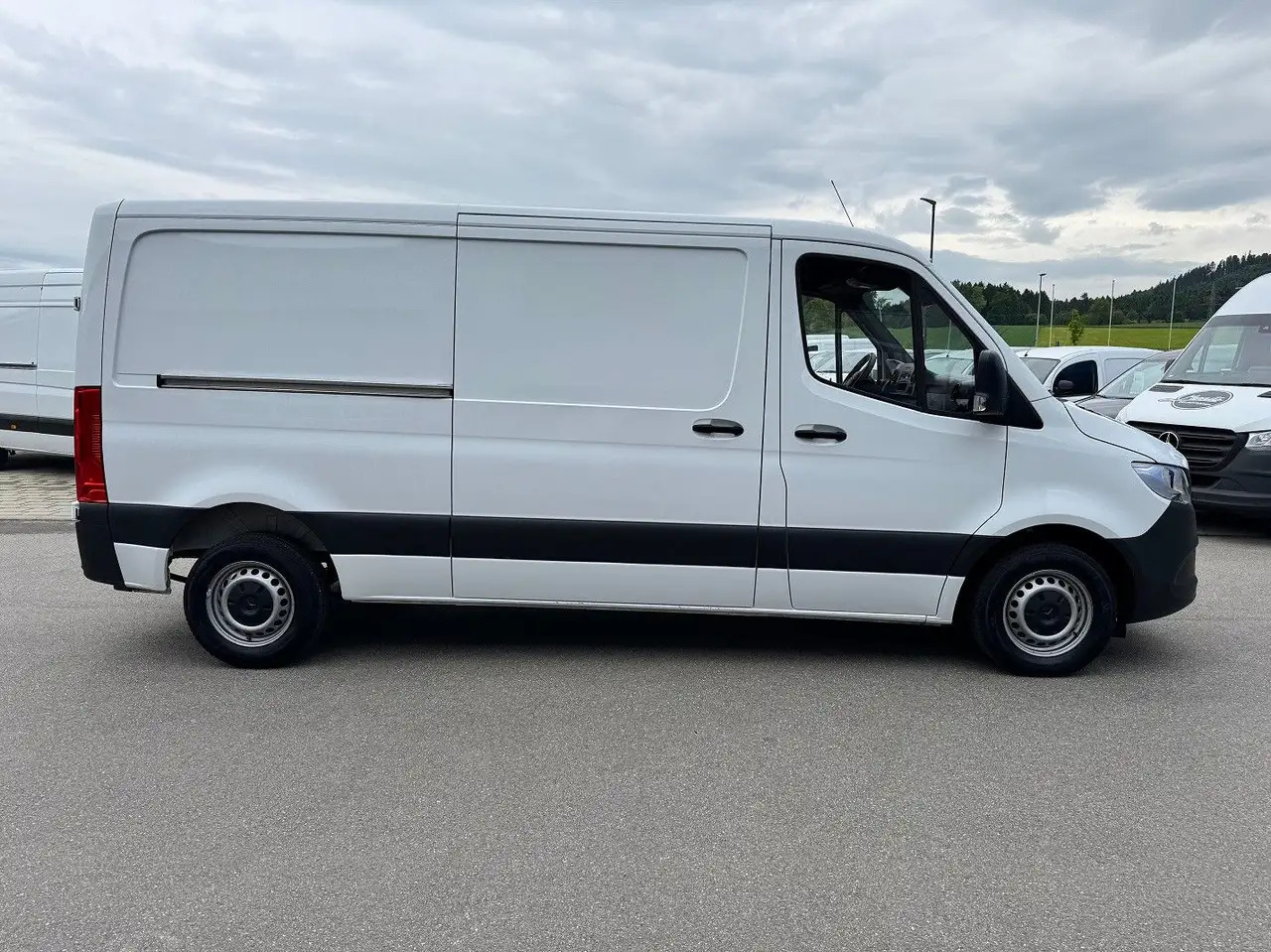 Mercedes-Benz Sprinter 215 CDI Flach Lang Klima FWD - Kassebil: bilde 4 Mercedes-Benz Sprinter 215 CDI Flach Lang Klima FWD - Kassebil: bilde 4