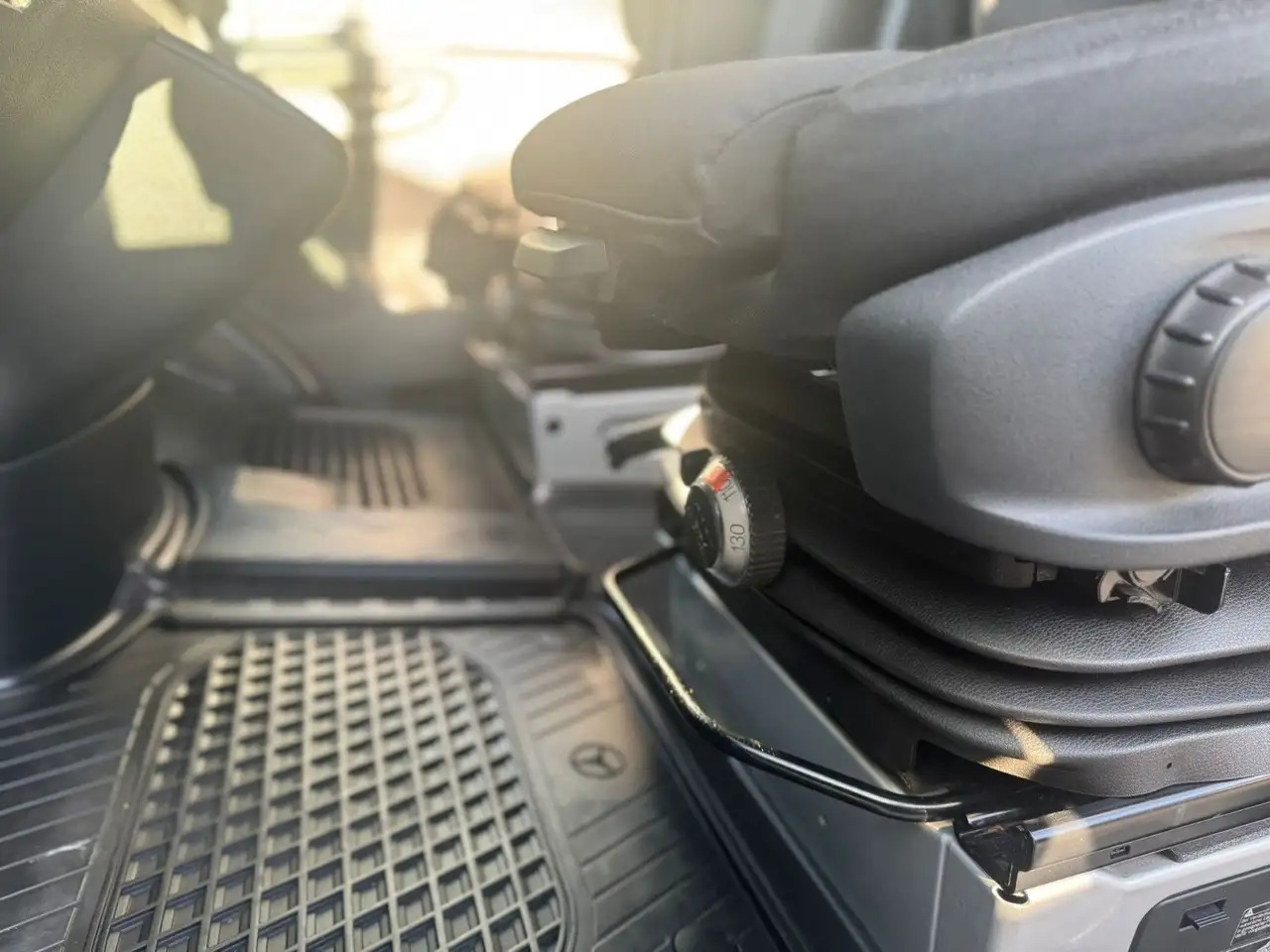 Mercedes-Benz Sprinter 317 CDI Lang Hoch Klima MBUX Silber LED - Kassebil: bilde 5 Mercedes-Benz Sprinter 317 CDI Lang Hoch Klima MBUX Silber LED - Kassebil: bilde 5